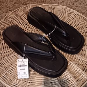 Oysho Flat Sandles